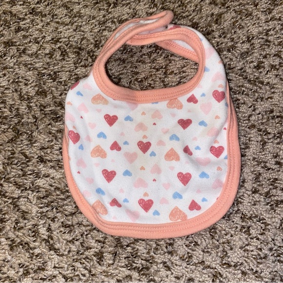 SOLD ‼️ 3 for 12$ 🌸 Baby Girl Bibs - Picture 3 of 4